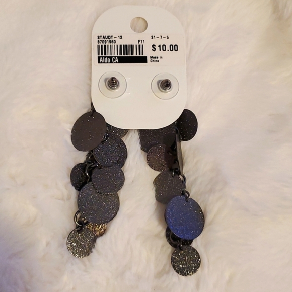 (Free with any purchase) Aldo Dangling Earrings - Picture 4 of 5